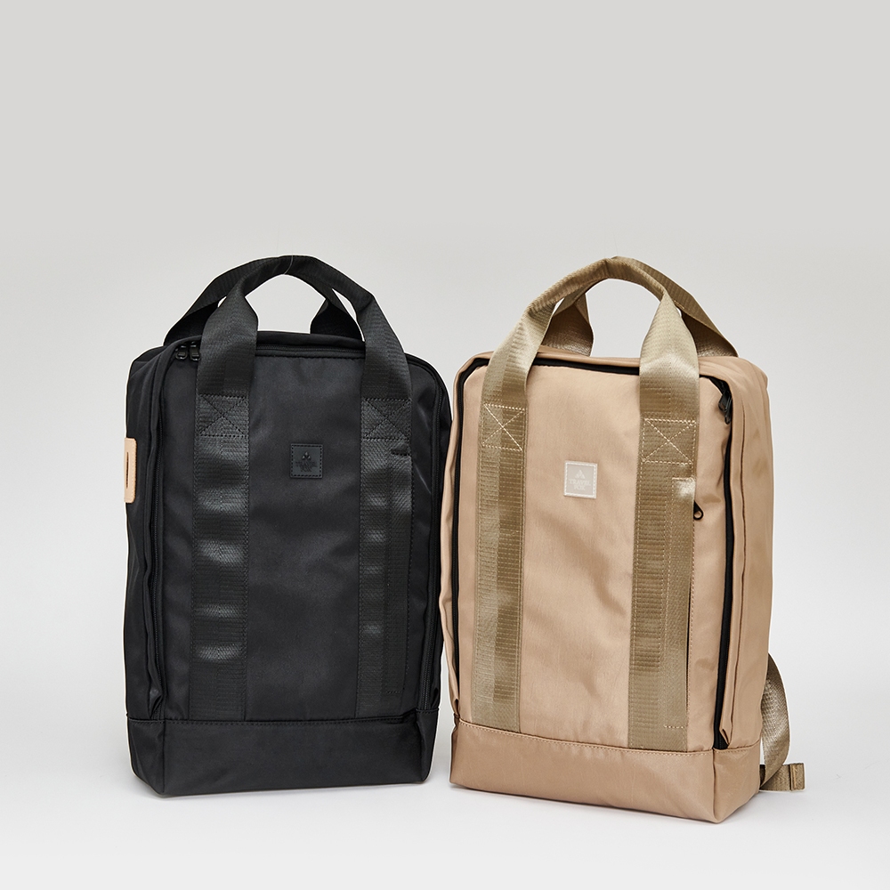 TRAVEL FOX 包包 雙織帶日系長型筆電後背包-卡其棕/簡約黑