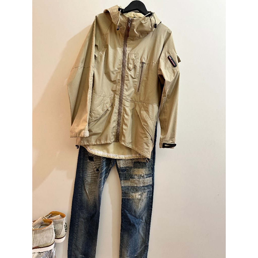 雨季必備 二手米色m號 visvim GORE-TEX雨衣 NOMAD 3L PRO-SHELL RECCO救援系統