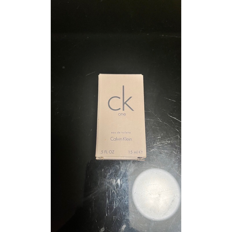CK One  專櫃ck  one男女中性香水半瓶。💕搬家出清💕
