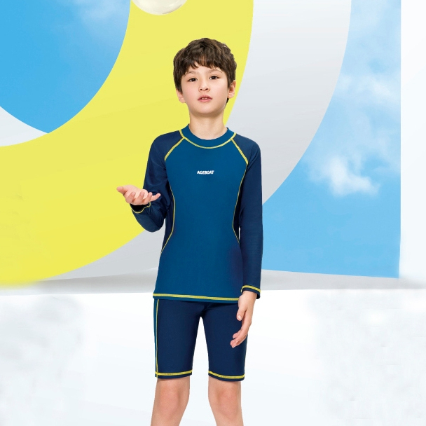 梅林泳裝  男童雙藍配色黃車線印字長袖二件式泳衣  附泳帽NO-M3223