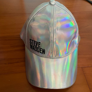 全新 閃光耀眼 七彩繽紛 Steve Madden 品牌限定鴨舌帽 棒球帽 原價$880 低於五折優惠
