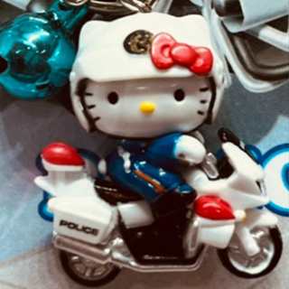 日本帶回來的Hello Kitty日本警察騎重機造型吊飾鑰匙圈