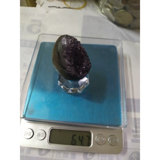 紫水晶蛋略帶黑64.7g送座特價中