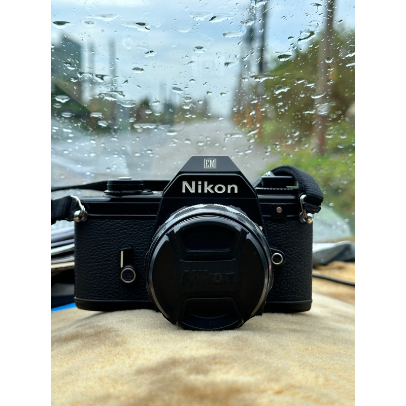 NIKON EM 附鏡頭相機包兩卷400底片