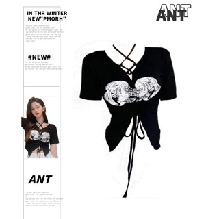 【ANT】美式街頭風印花綁帶V領短袖~ 短版 上衣 短袖女 綁帶上衣 短版t 黑色短袖 T恤女 露肚上衣 蝴蝶結上衣