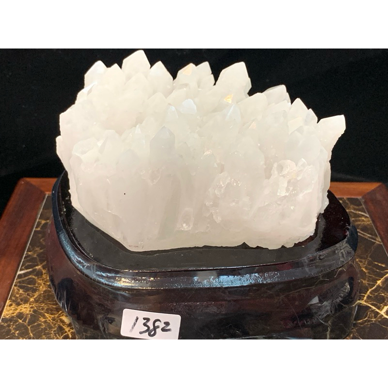 [[晶晶洞洞]]天然巴西白水晶簇.消磁石凈化風水鎮宅白水晶原石原礦皮 .重1.382公斤