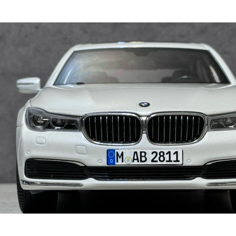 【BMW原廠精品iScale製】1/18 BMW G12 750Li 白色 1:18 模型車