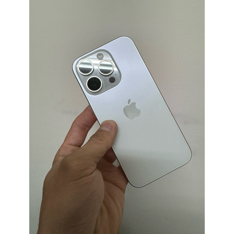 iPhone 15 pro 128g白色鈦金屬
