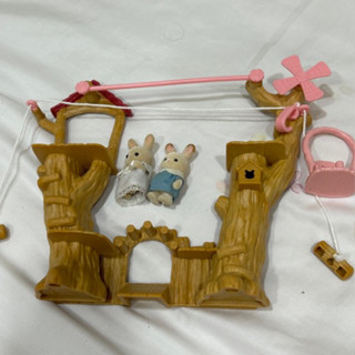 森林家族 Sylvanian Family森林小樹屋（探險樹纜車）、可以搭纜車 附兩隻兔子