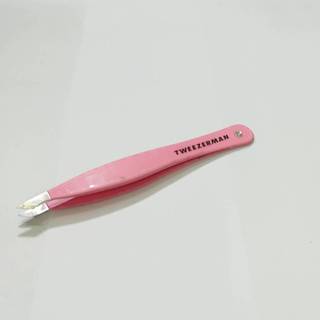 [沐沐屋] 德國 雙人Tweezerman 微之魅 專業斜口眉鑷 眉夾 眉毛夾 夾眉毛 粉色 10cm#