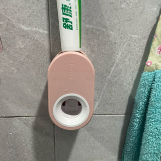 自動擠牙膏器 牙膏掛架 浴室置物架 粉白色 全新