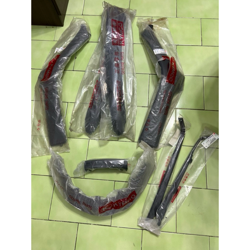 豪邁125 原廠 深灰色邊條