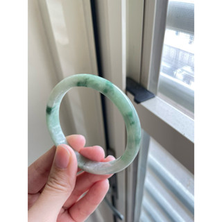 天然A貨翡翠55.1綠底飄花手鐲 | 綠果翡翠·珊瑚玉