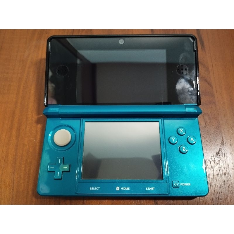 二手3DS （水藍色，2011年貨）附原廠盒裝+AR卡（裸眼-不用配戴3D眼鏡，即享有3D畫面）