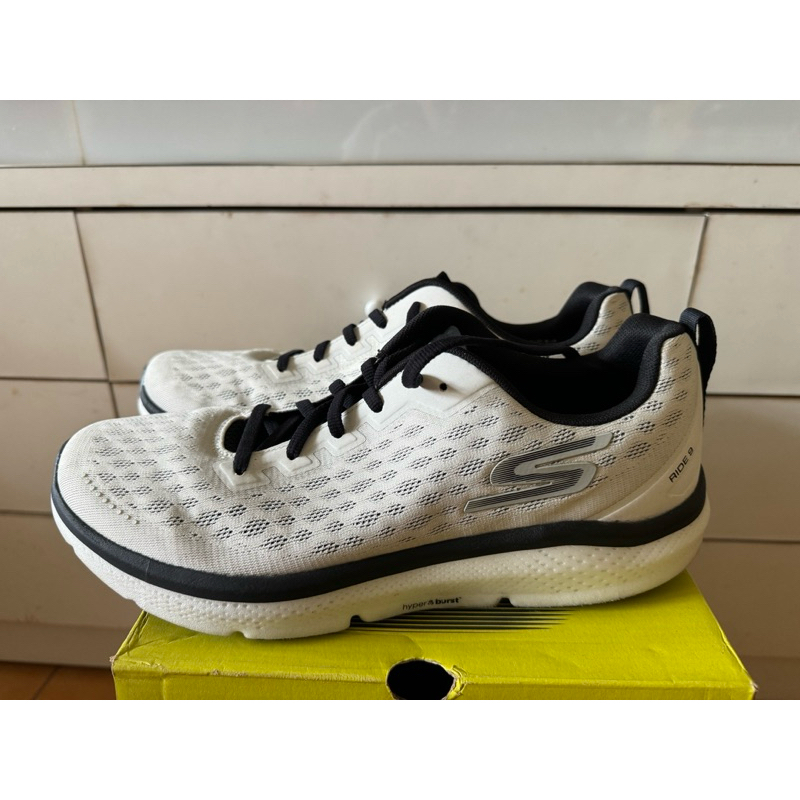 出售二手Skechers斯凱奇Gorun Ride 9代灰白色慢跑鞋 US12