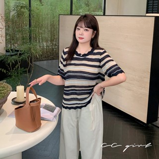 CCGIRL中大尺碼 歐蕾系列撞色針織條紋波浪領短袖上衣-適XL～5L《20663》大尺碼女裝中大尺碼上衣