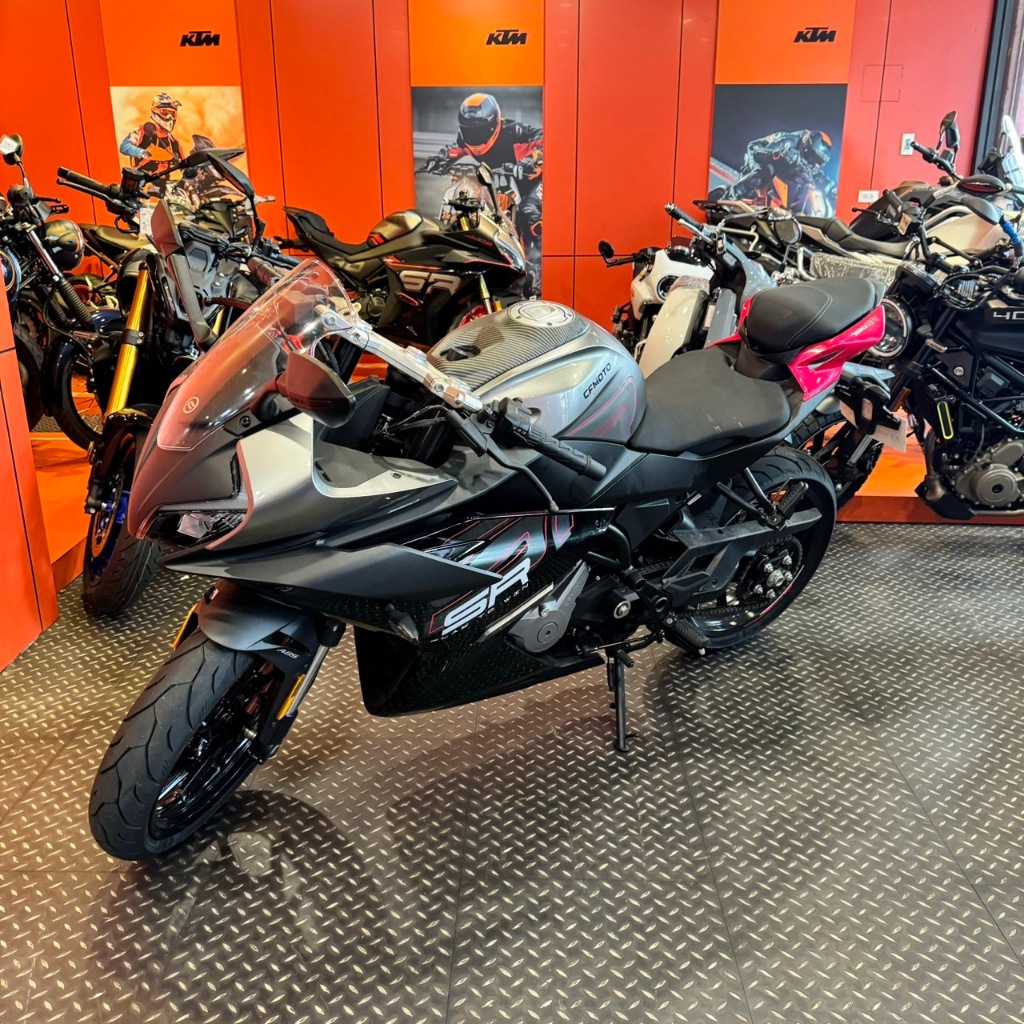 【售】【領牌車】2024年 CFMOTO 春風動力 SR-250 白牌仿賽 車況極新