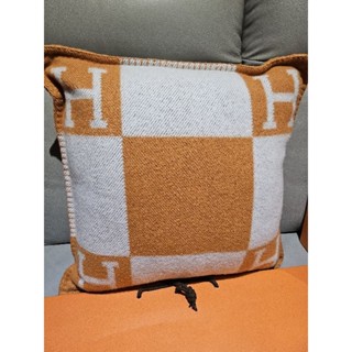 (全新) HERMES 臺灣專櫃愛馬仕AVALON 經典橘色抱枕 專櫃原價28,000
