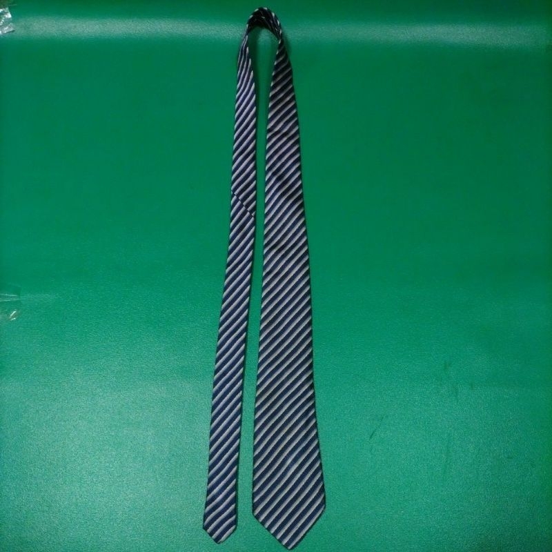 義大利製 Fendi 芬迪 血統純正 高級純絲 優雅 簡潔 有型 領帶