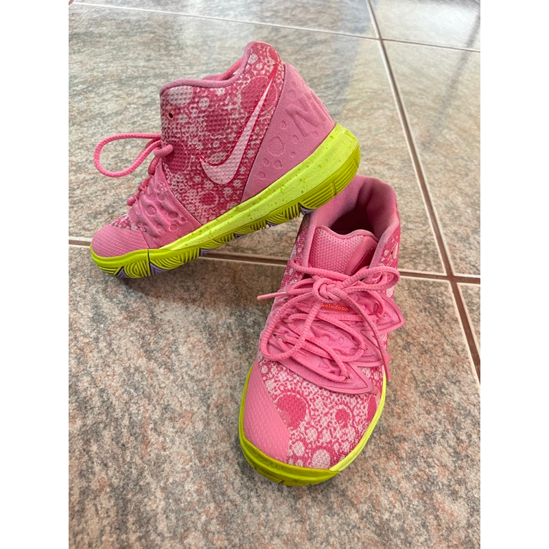 ISNEAKERS Nike Kyrie 5 PS SBPS 女童 派大星 中童鞋 CN4501 小童鞋19cm