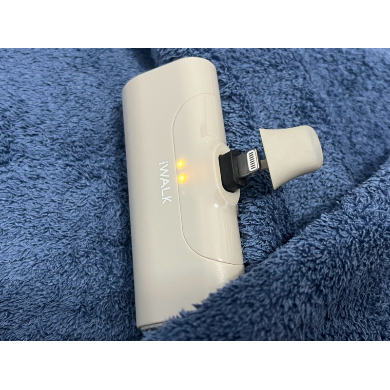 二手-iWALK 四代直插式行動電源 4500mah lightning