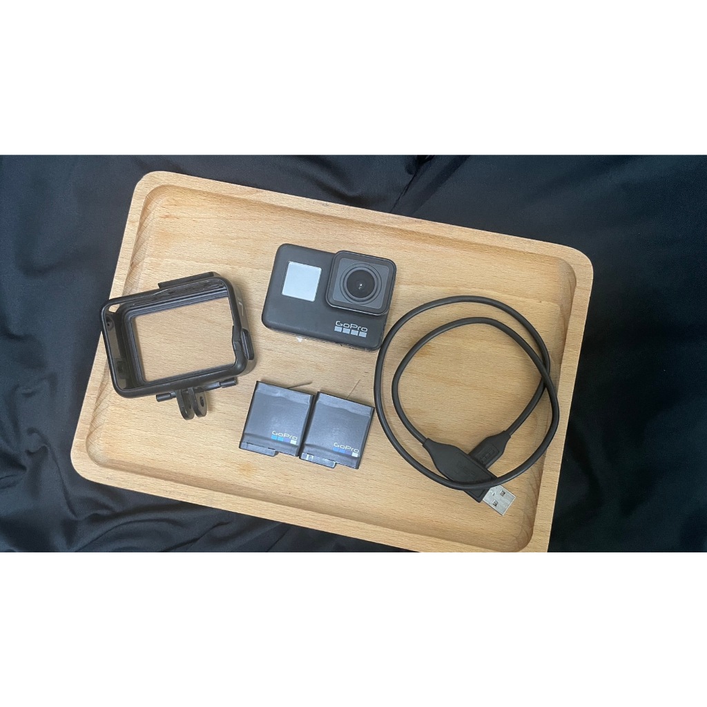 2025年還是超好用！Gopro7 GoPro hero 7二手，原廠充電線*1，原廠電池*2，原廠兔龍*1