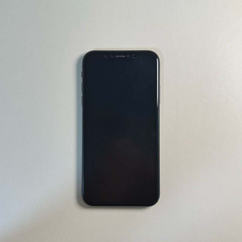 iPhone 11 黑色 128GB 二手 含保貼、原廠矽膠殼 盒子裡配件除了耳機都在