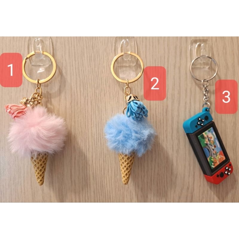 [快速出貨] 吊飾 / 鑰匙圈~1.粉紅毛球冰淇淋、2.藍色毛球冰淇淋、3.迷你switch（高約6公分）