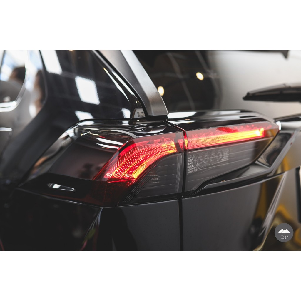 [膜谷包膜工作室] Toyota Rav4 尾燈 (紅色部份)非整個尾燈 (十片式) 一對 犀牛皮