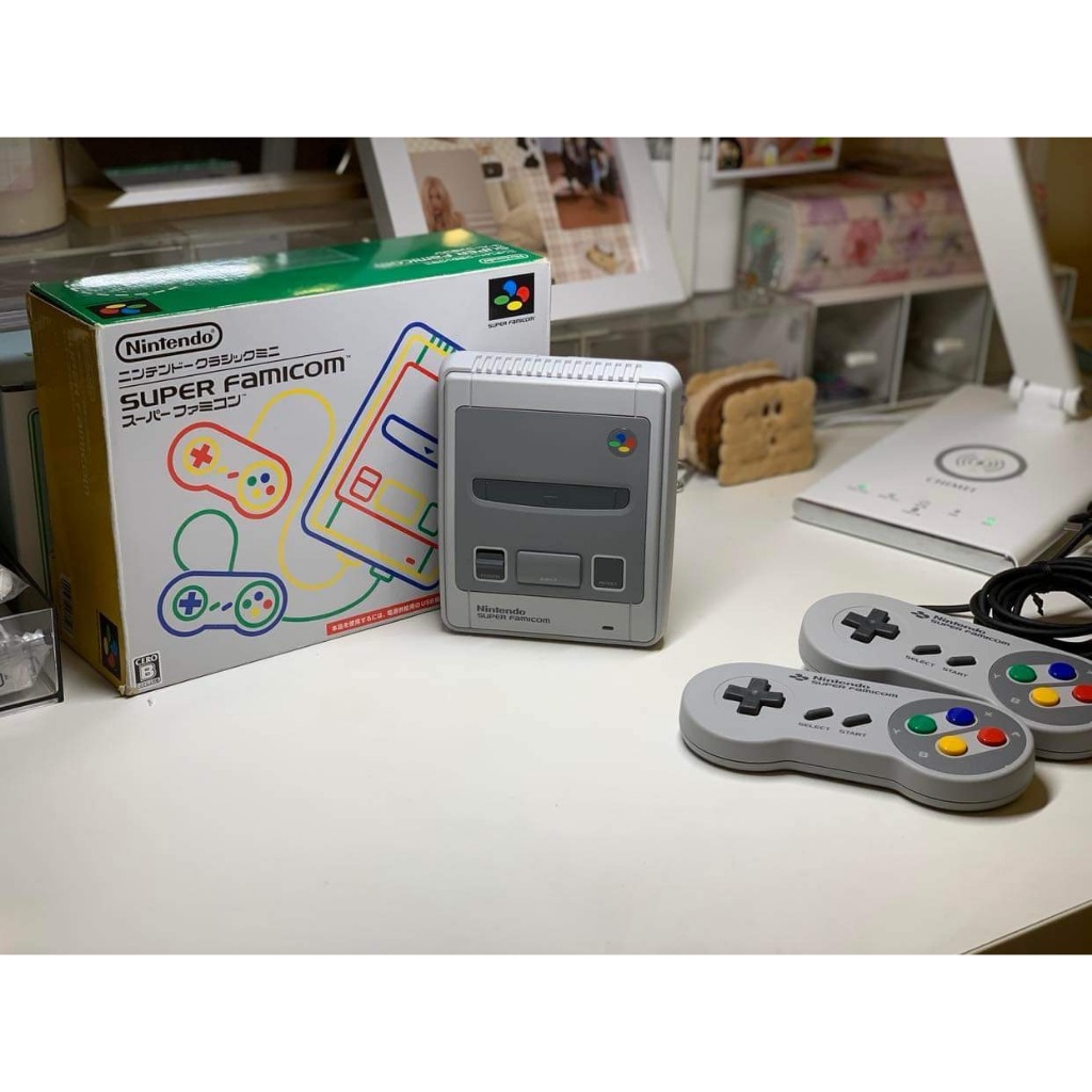 正日版任天堂經典迷你超任 Super Famicom~~朋友從日本帶回,玩過幾次,外觀很新.