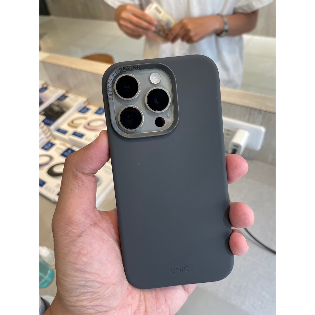 UNIQ iPhone 15 系列 MagSafe 矽膠 磁吸防摔殼