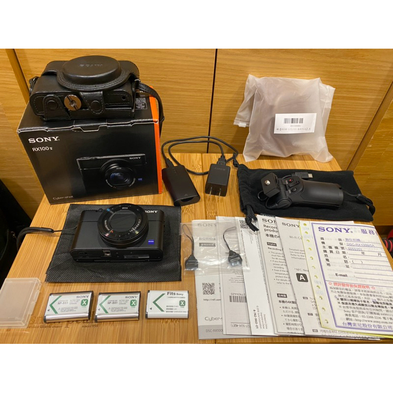 【二手】Sony RX100 M5A數位相機 公司貨+3顆電池+原廠皮套+原廠手持拍攝手把VCT-SGR1
