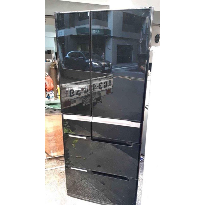 一級能效，日本原裝～二手中古日立620公升6門鏡面琉璃黑變頻冰箱，自動製冰，真空室，2012年，型號R-SF6800C