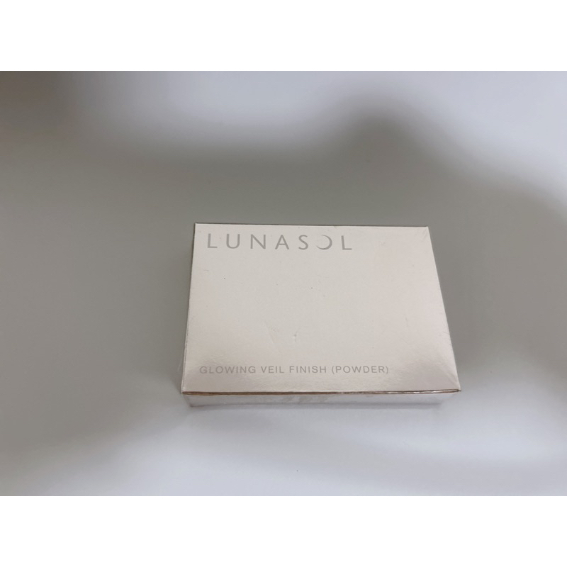 「佳麗寶Kanebo 」~LUNASOL 水潤光粉妝盒(粉餅)6.2g 04號 有效期限2024/02