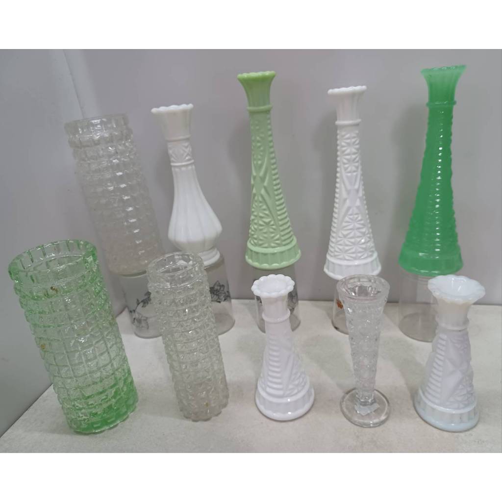 早期方格玻璃花瓶早期 懷舊擺飾 牛奶玻璃 花瓶早期玻璃花瓶白瓷 浮雕 菱格紋小花瓶