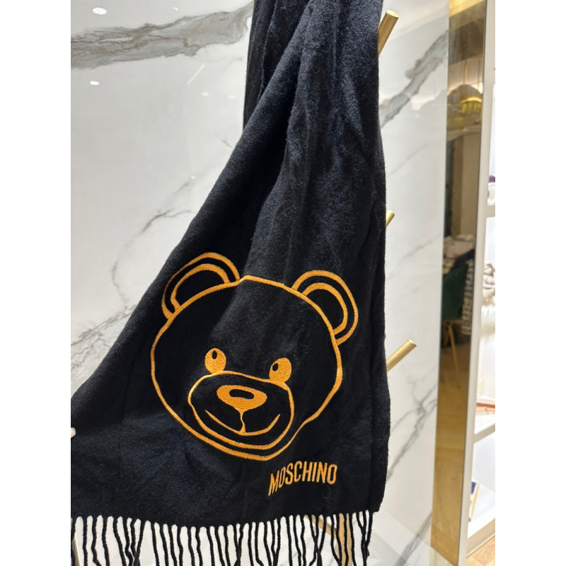(義大利購入）MOSCHINO 經典熊Logo黑色流蘇圍巾 二手