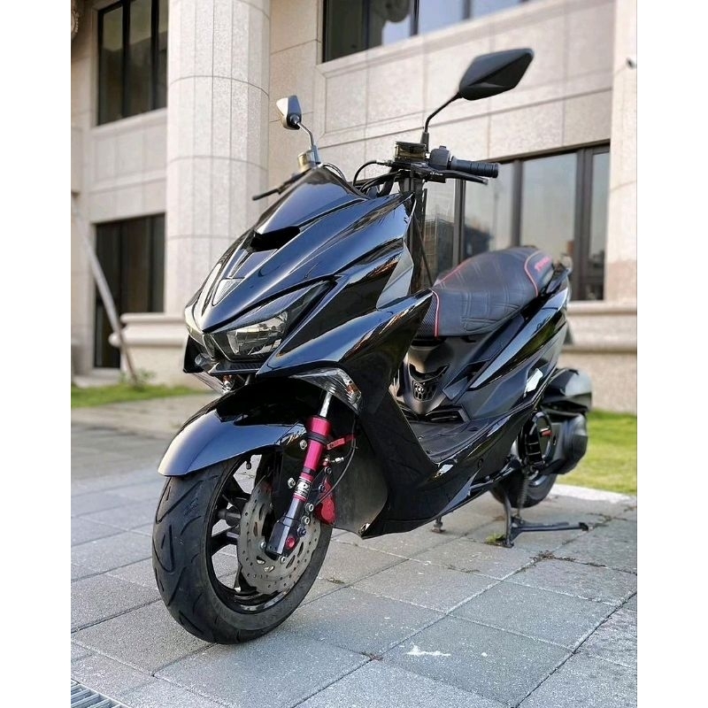 YAMAHA 小精裝 絕版1.0 FORCE 155❗️加上改裝配件 真的絕美🥲 現車今天問 可以今天馬上帶回家～