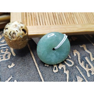 【禾賢行】天然翡翠.緬甸玉.糯冰豆綠平安扣/圓滿平安.手工精雕墬子.項鍊.玉珮.H22122200499