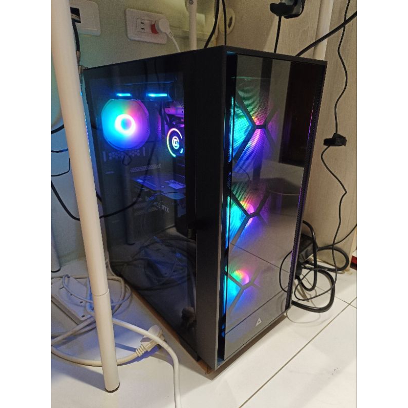 二手桌機 i7 13700k RTX3060Ti 於2012/12/24購買 詳情請私訊