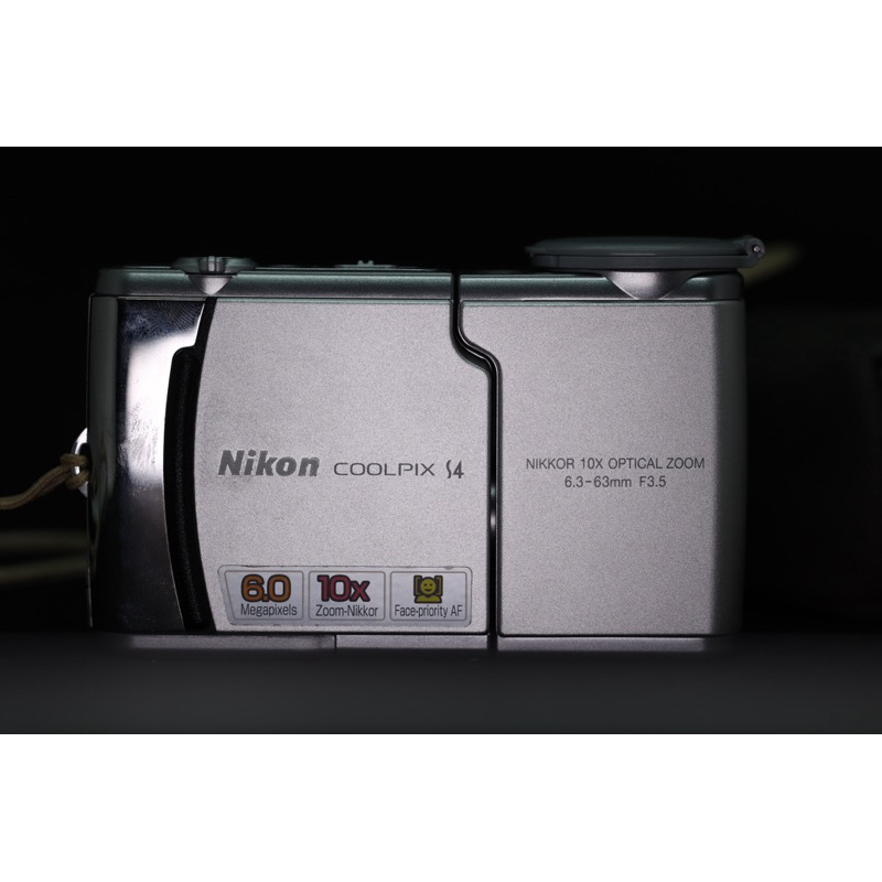 二手 Nikon CoolPix S4 CCD數位相機 (螢幕液晶面板有變質)