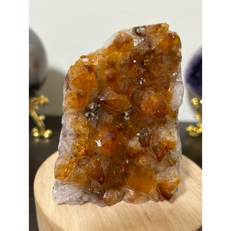 💯實物拍攝 黃水晶鎮409.8g(焦糖黃帶小方解石微兔毛紅髮晶精拋可透光）天然晶洞黃晶鎮風水擺件錢袋子消磁净化招財原礦