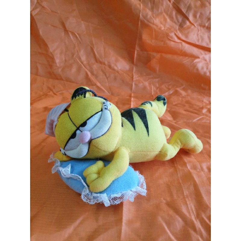 79- 加菲貓 睡覺 蕾絲枕頭 慵懶 娃娃 玩偶 布偶 可愛