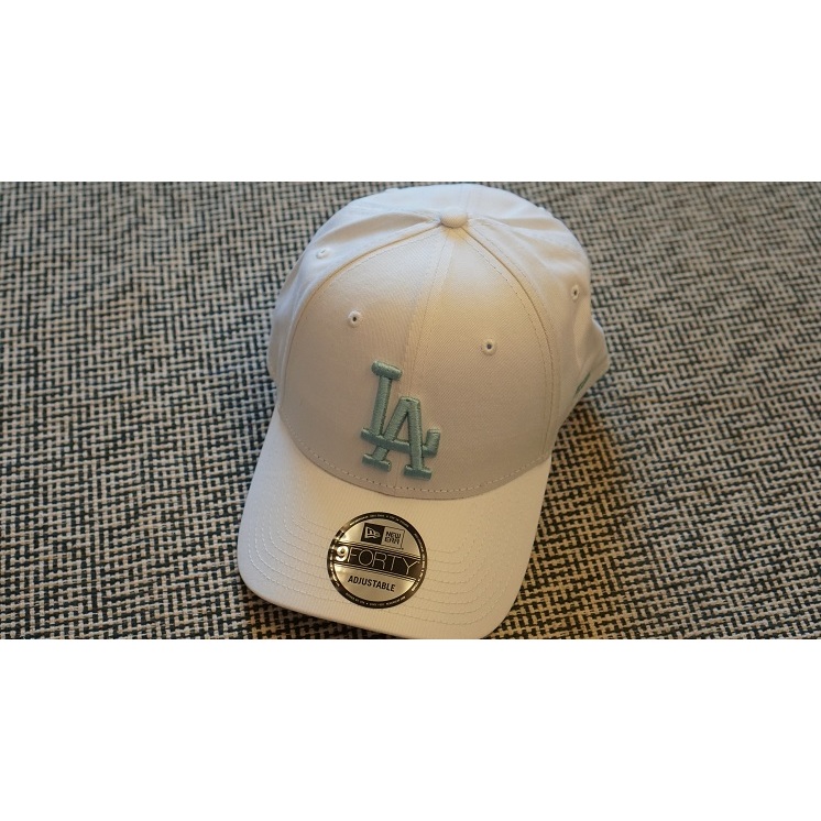 New Era 9Forty 白色 LA 中性款棒球帽(贈送透明雙層帽盒)