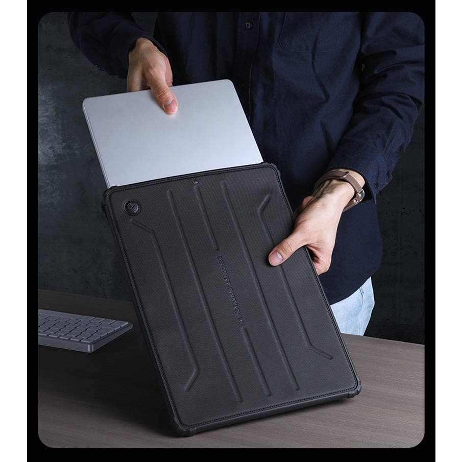 背面採用磨砂半透明設計 NILLKIN Apple MacBook Pro 16吋通用悍隱內膽包外觀硬朗俐落