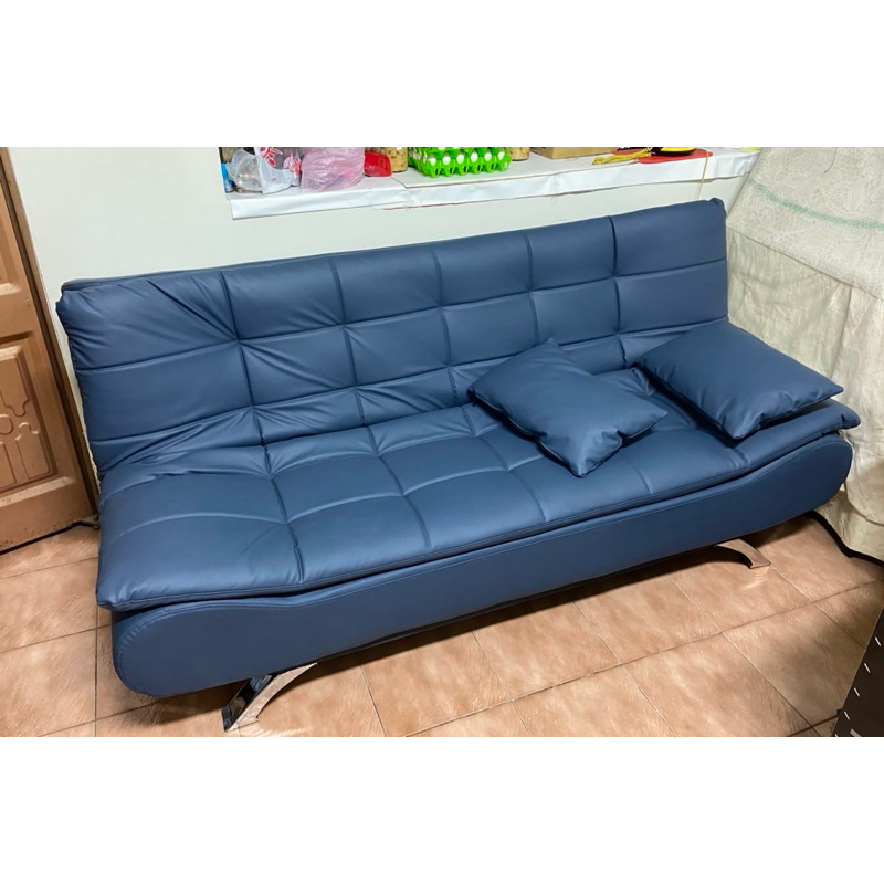宏綺床業傢俱行：藍皮沙發床。服務以台南為主，其它傢俱歡迎詢問：）