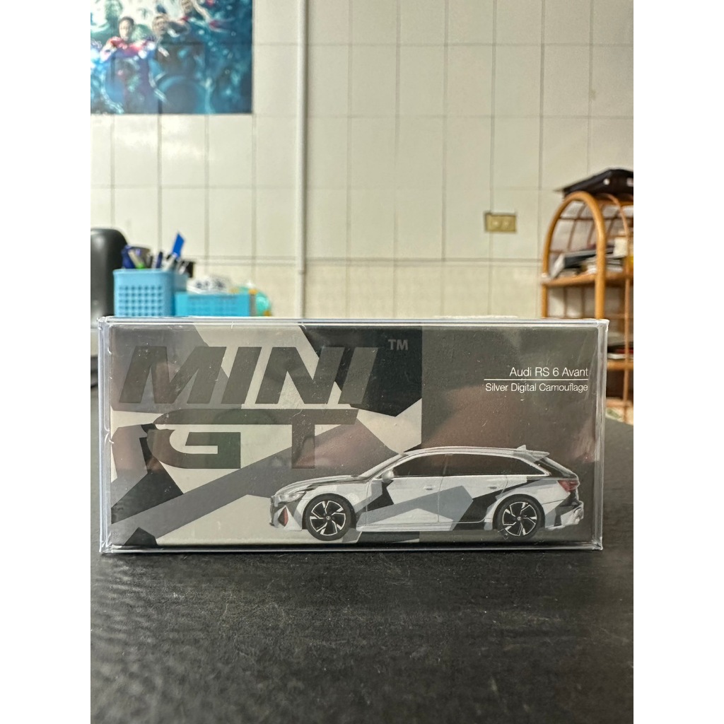 泡泡TOYS  MINI GT 255 Audi RS6 Avant 迷彩 中國限定