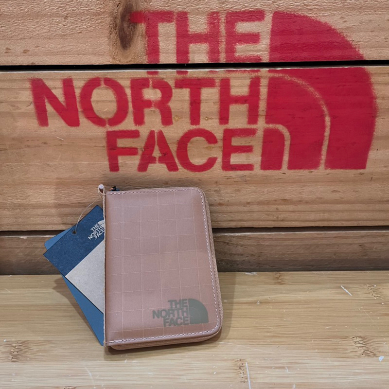 📣限時下殺📣 THE NORTH FACE卡夾證件帶零錢包-卡其-NF0A81BKOHC