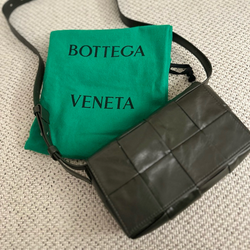 (二手)Bottega Veneta 經典編織皮革斜挎包 及 Gucci男性手鍊