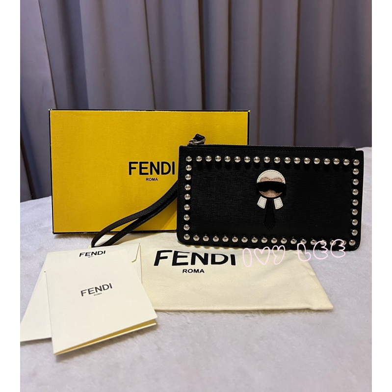 FENDI 卡爾公仔造型鉚釘防刮牛皮手拿包 單層包 二手精品