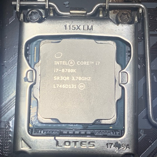 【二手中古良品】I7-8700K 店面保固